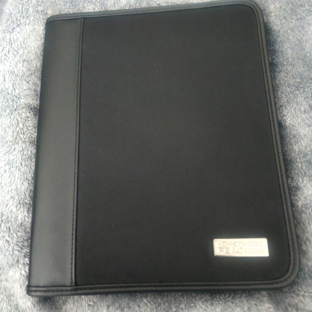 KENNETH COLE REACTION TABLET CASE